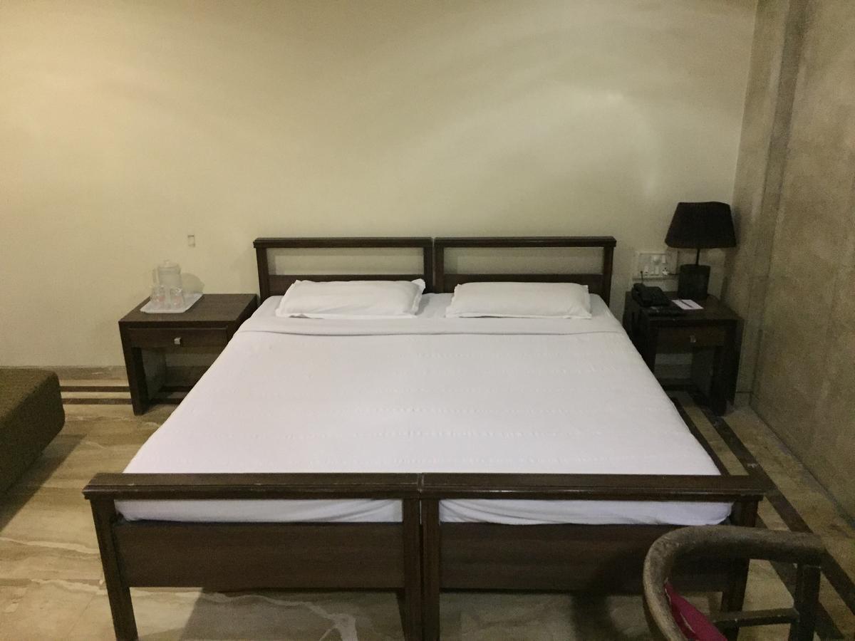 Haredia Hotel Mumbai Exterior foto