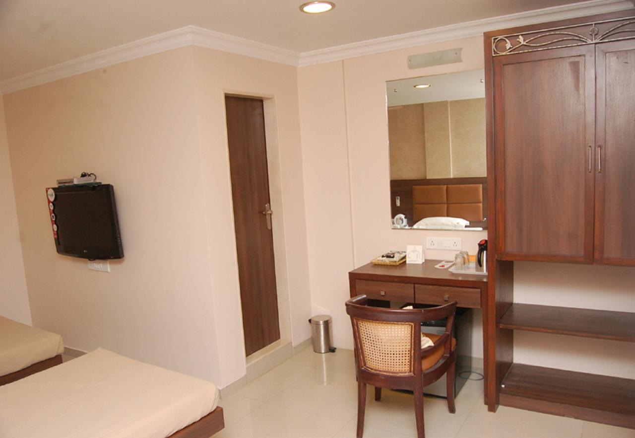 Haredia Hotel Mumbai Exterior foto